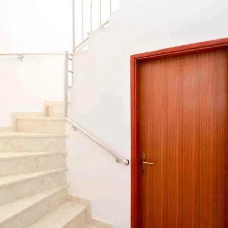 In - Istrien 43015 Pula